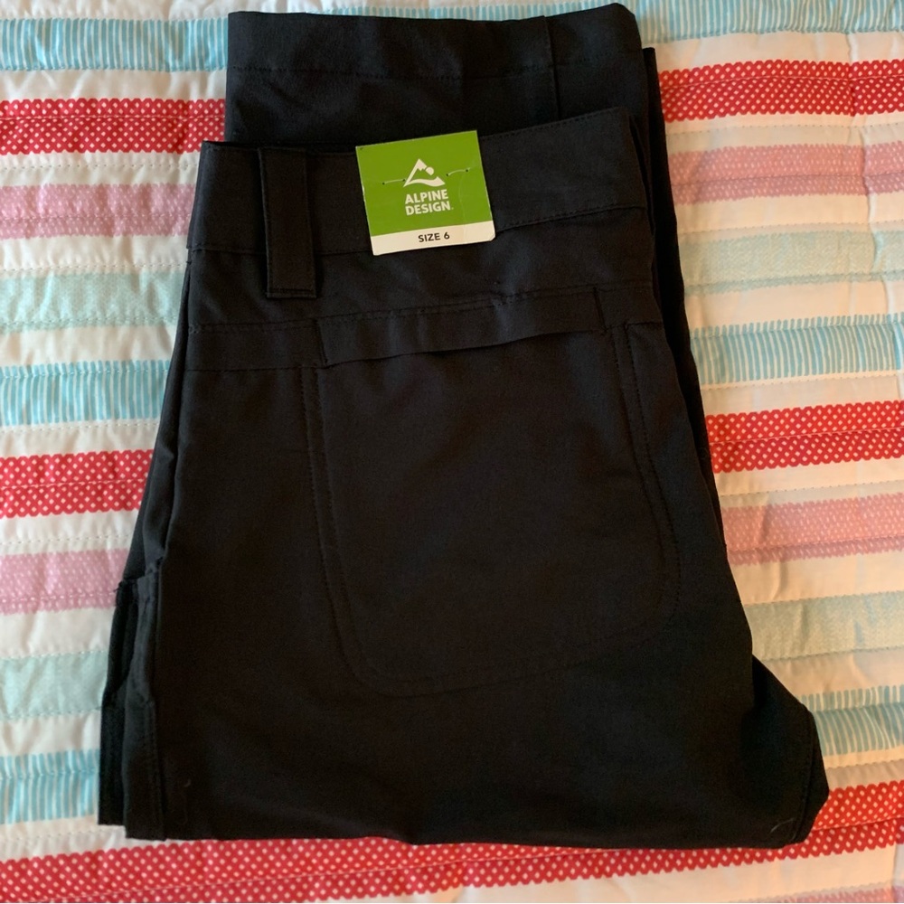NWT Alpine Design Hiking Capri Pants Size 6